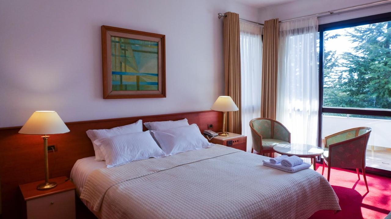 Chateau Linza Resort Tirana Esterno foto