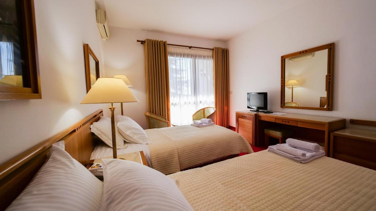Chateau Linza Resort Tirana Esterno foto