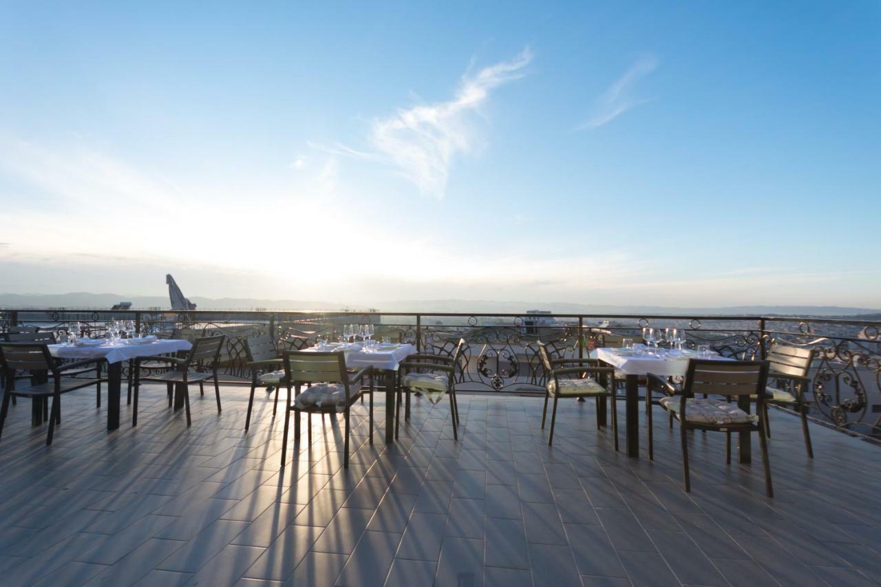 Chateau Linza Resort Tirana Esterno foto