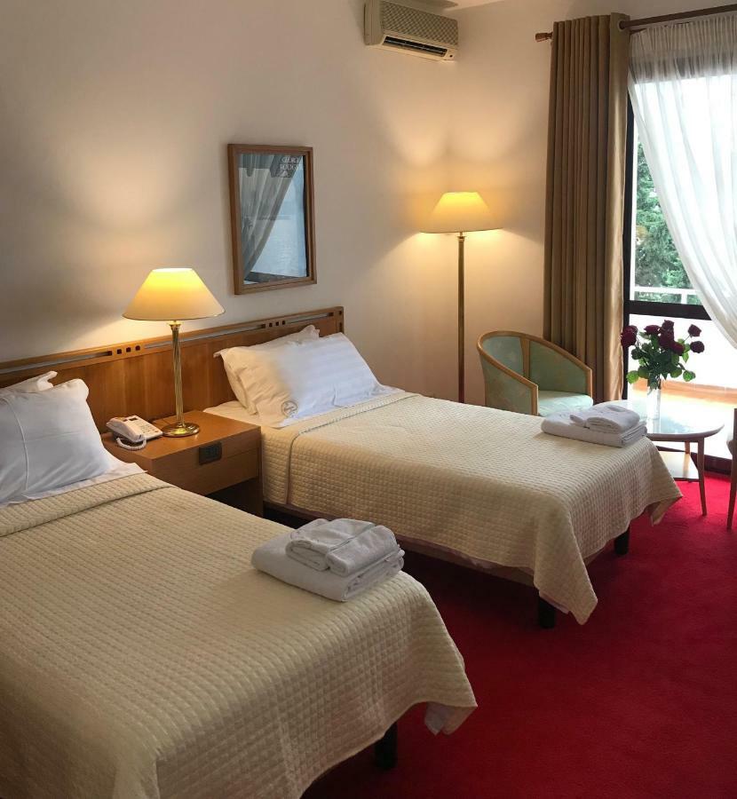 Chateau Linza Resort Tirana Esterno foto