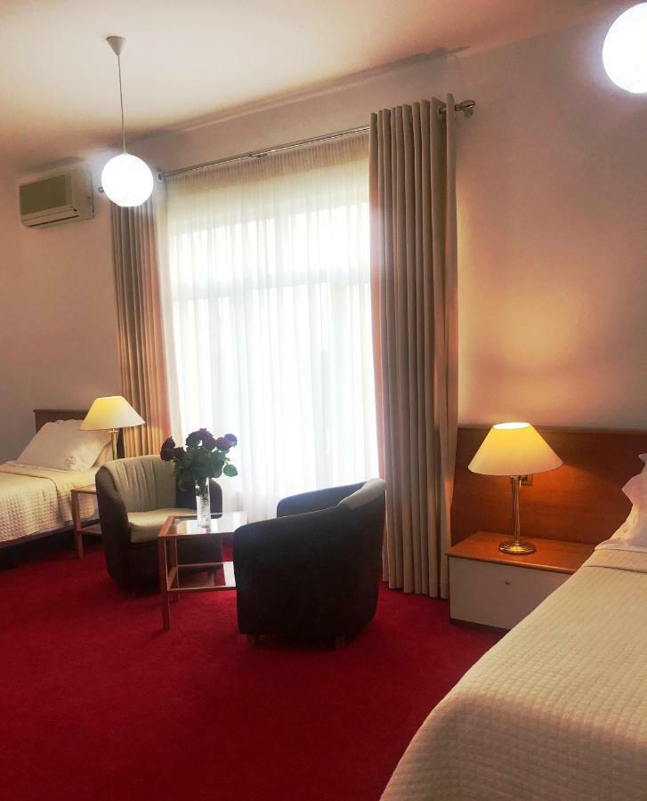 Chateau Linza Resort Tirana Esterno foto