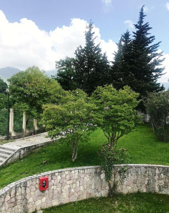 Chateau Linza Resort Tirana Esterno foto