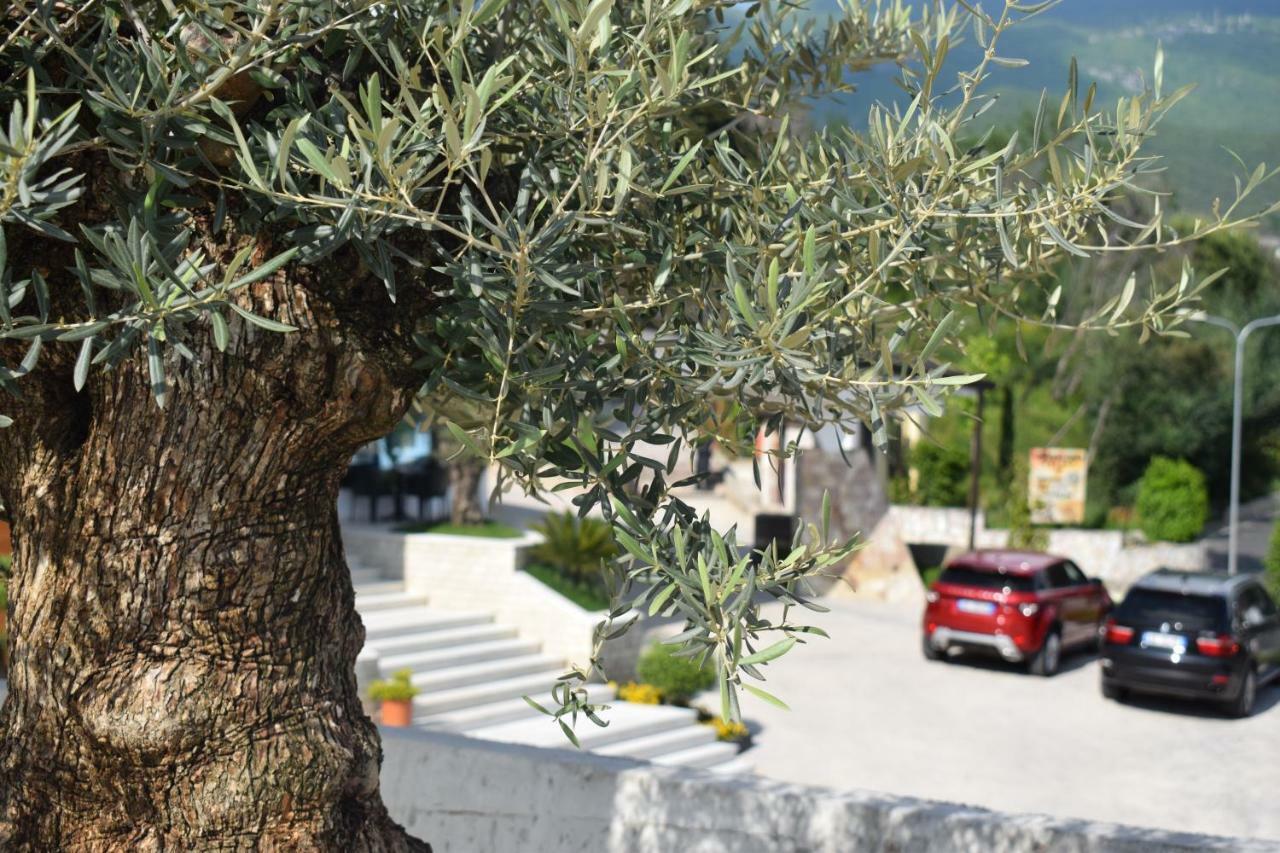 Chateau Linza Resort Tirana Esterno foto