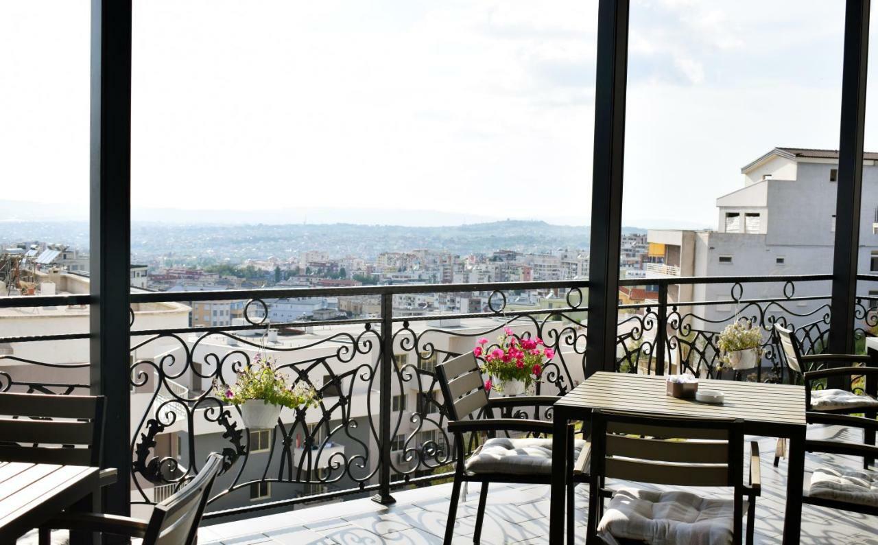 Chateau Linza Resort Tirana Esterno foto