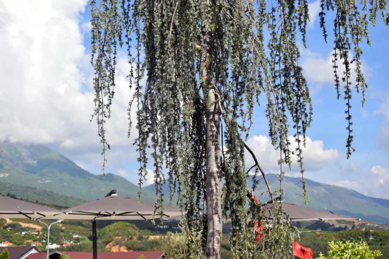 Chateau Linza Resort Tirana Esterno foto