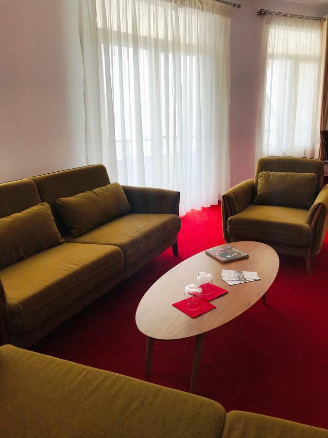 Chateau Linza Resort Tirana Esterno foto