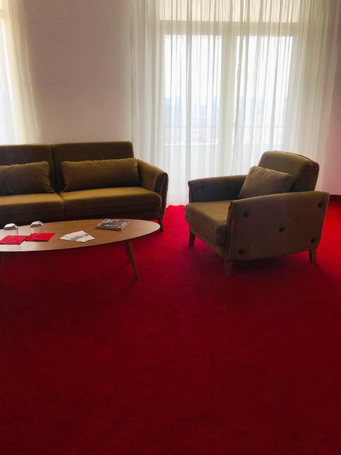 Chateau Linza Resort Tirana Esterno foto